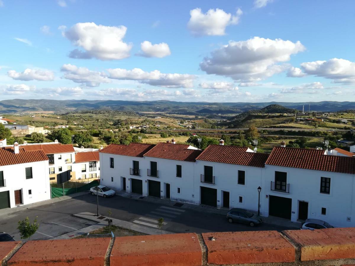 Buhardilla Rustica Mirando A Santa Catalina Apartamento Jerez De Los Caballeros Exterior foto